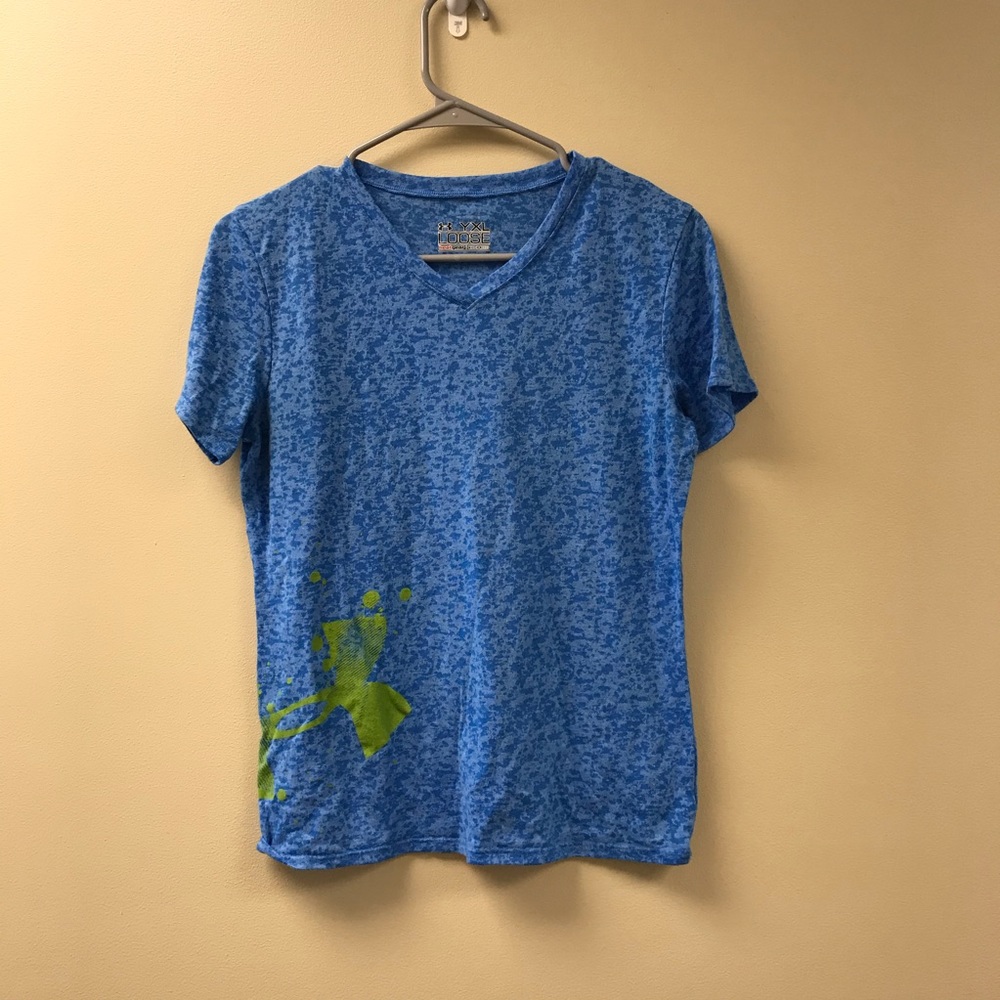 Under armour heat gear workout shirt size YXL